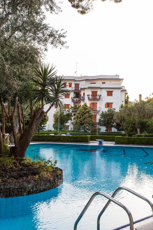 Short-Lets D33, Part Of The House Is Available For Short-Term Rentals In Sorrento Center Екстер'єр фото